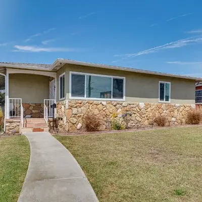 4 Mi to SoFi Stadium Modern Home with Fenced Yard