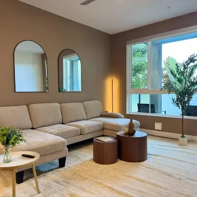 Modern Retreat 10 Min from Disneyland With Pool & Gym