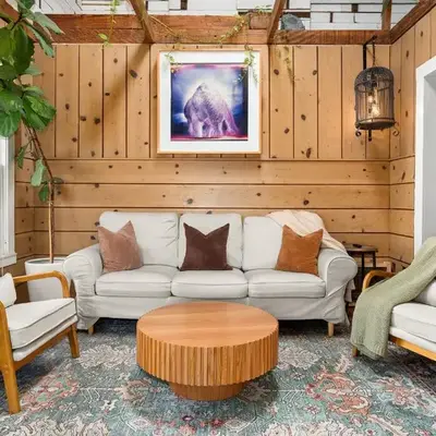 Urban Farmhouse in Venice Walk to Abbot Kinney w Patio and Parking