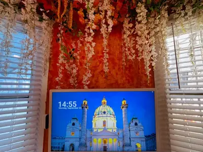 a tv screen with a picture of a building at Beautiful Venice Beach in Los Angeles