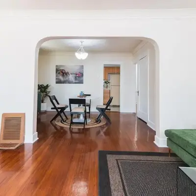 Charming Vintage 2 bedroom 1 Bathroom Close to Larchmont Village