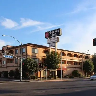 Garvey Inn Hotel - 小台北酒店