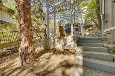 Gallery image of Hot Tub and Mountain Views Luxe Lake Arrowhead Home in Lake Arrowhead