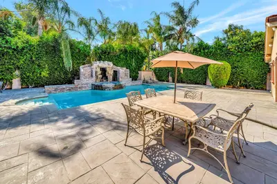 Gallery image of Elegant 4BR Home with Waterfall Pool, Spa and Fire Pit in Tarzana