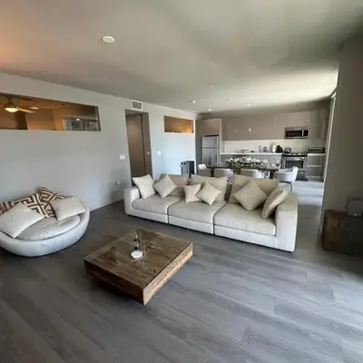 Luxury 2BR Apt with balcony!!