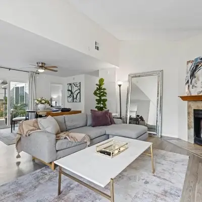 Modern Private 3B-2BA Home and Spacious Yard