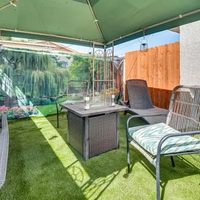 Near Hospitals and Metrolink Access LA Getaway