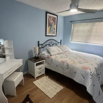 9621 San Juan - South Gate CA - Quick Drive to Hollywood & Beaches