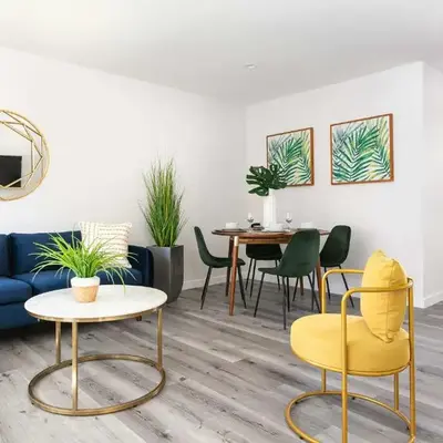 Luxury 2BR Apartment Great Area with Parking