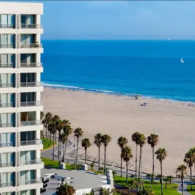Santa Monica Ocenfront 2 Bedroom Villa with Parking