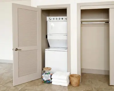 a kitchen with a refrigerator and a microwave at Marina Del Rey 2BR & 1BR Getaway - Gym - Pool - Sauna - Near Marina - Venice Beach in Los Angeles
