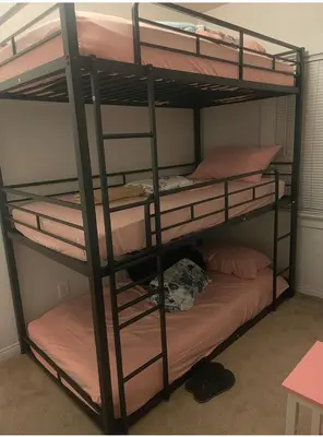 a bunk bed with four bunk beds in a room at Bunk beds in Los Angeles