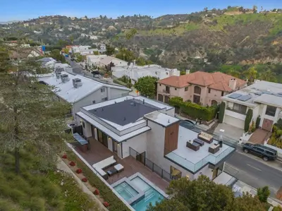 an aerial view of a house with a pool at Luxury Jupiter Estate with 4BR with Pool and Jacuzzi in Los Angeles