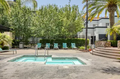Gallery image of Blueground Burbank pool nr Burbank Town Center LAX-1381 in Los Angeles