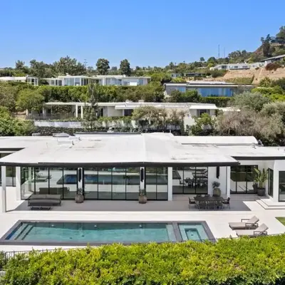 Ultra Luxurious 5BR Villa W. Pool