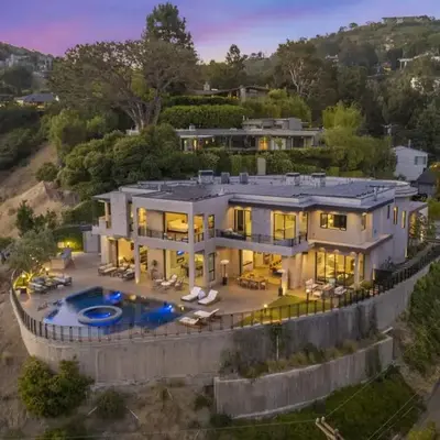 Prestigious Hillside Villa W. Pool