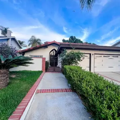 Bright & Spacious 5BR Modern Vacation Home - Near Disneyland & Beaches