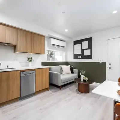 Cozy LA Getaway Fast Wi-Fi and Smart TV