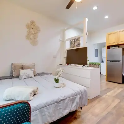 Work and Play! Studio Retreat 2 Mi to Dtwn Riverside