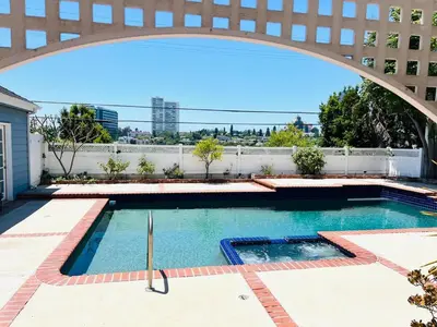 Gallery image of Spacious Beverly Hills Area Home 5BR Pool Spa Game in Los Angeles