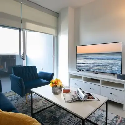 Stylish Santa Monica Apt Free Parking & Wi-Fi