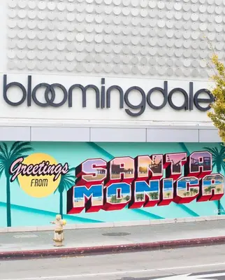 a sign on the side of a building at 5 Star 1BR Apartment w/ Free Parking & Fast WiFi in Los Angeles
