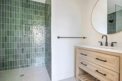 a bathroom with a sink and a shower at Blueground East Hollywood rooftop nr Hollywood Bowl LAX-1334 in Los Angeles