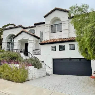 Large 6-bedroom house w/jacuzzi