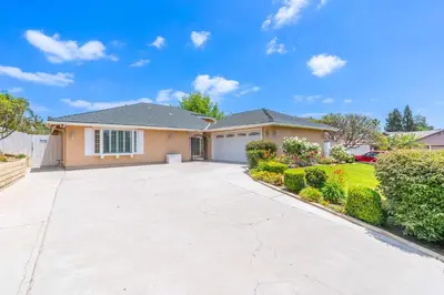 Gallery image of Marbella Lane - Contemporary 4BR Charm w Pool in Fullerton