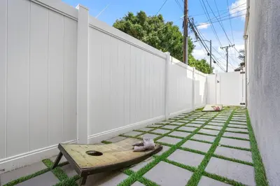 Gallery image of Rooftop Hot tub & Firepit Lounge - BBQ - EV Charger in Long Beach