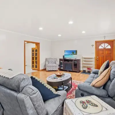 Fireplace Evenings • Smart TV • Sleeps 7