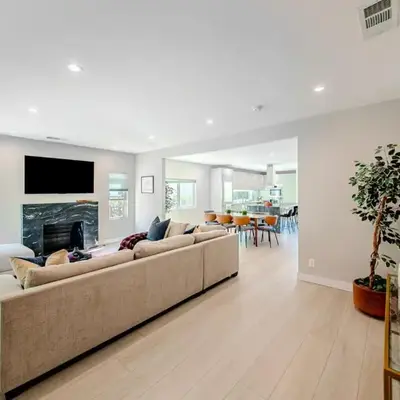 Modern 5 Bed with Guest House & Pool West Hollywood