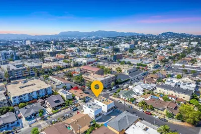 an aerial view of a city with a yellow balloon at Upscale 4BR Townhouse Sleeps 8 with Fast WiFi in Los Angeles