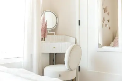 a white bathroom with a white vanity and a mirror at Hollywood Celebrity 2 Bd with SkyLine and Hollywood Sing View in Los Angeles