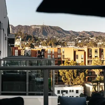 Hollywood Celebrity 2 Bd with SkyLine and Hollywood Sing View
