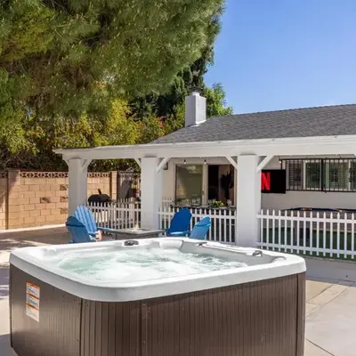 Stylish Getaway with Hot Tub