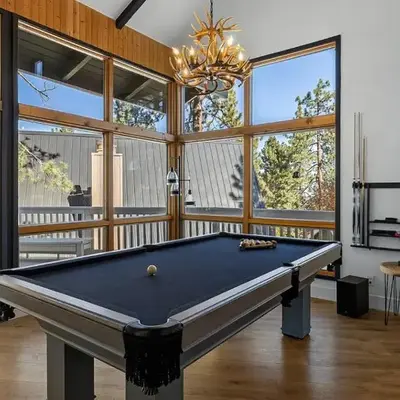 Beautiful Wrightwood Chalet