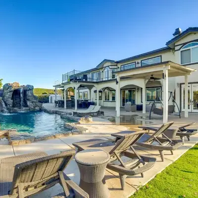 Expansive Riverside Mansion! Luxe