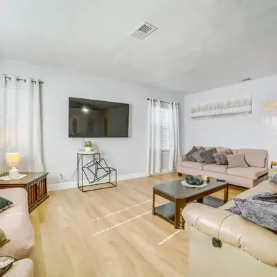 Family-Friendly Home 2 Mi to Dtwn Riverside