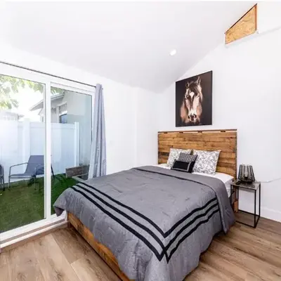 Stellar Sherman Oaks One Bedroom close to Universal Studios