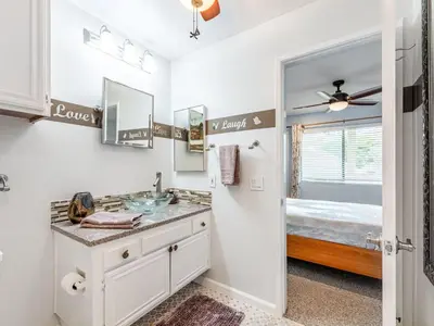 a bathroom with a sink and a shower at Apartment Meerblick Eigentumswohnung gegenüber dem Strand by Interhome in Port Hueneme