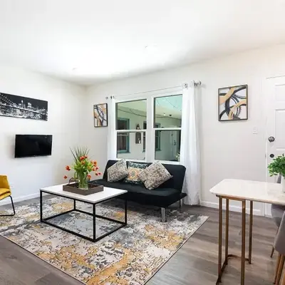Cozy Studio Suite Near Beverly Hills
