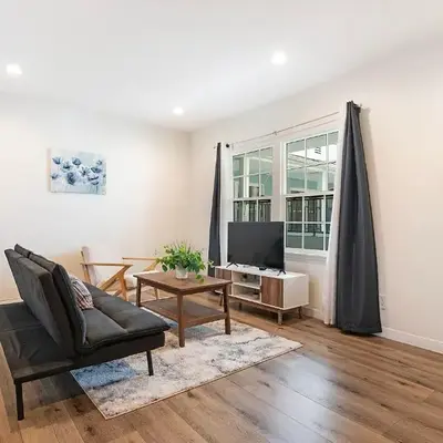 Cozy Studio Suite Near Beverly Hills for Two