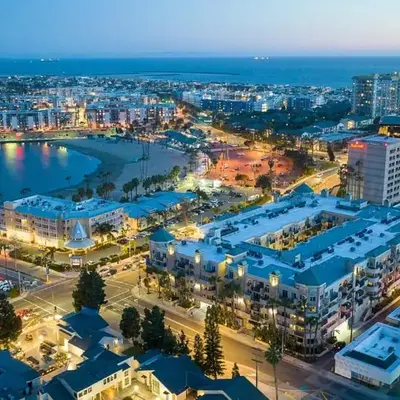 Admiralty 2BD Luxe Retreat with FREE PARKING