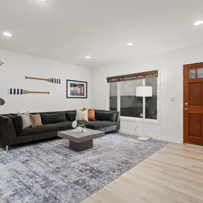 Relax in Stylish 3BR with Fire Pit Gym and Parking