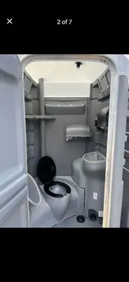 a small bathroom with a toilet and a sink at Zaromelranch