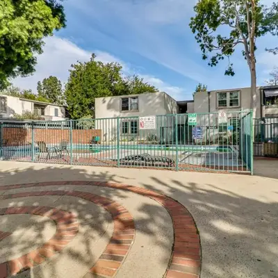 Extended Stay in the Valley Gated and Convenient!