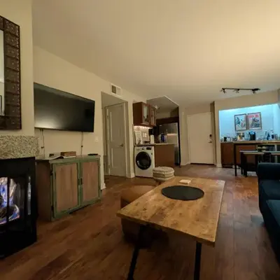 ENSUITE MASTER BEDROOM IN WEST HOLLYWOOD - super host