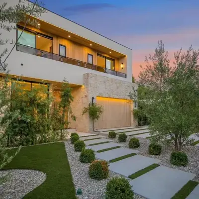 Amestoy Modern