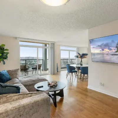 Golden Hour Glow - Stunning 3BR Overlooking the Marina